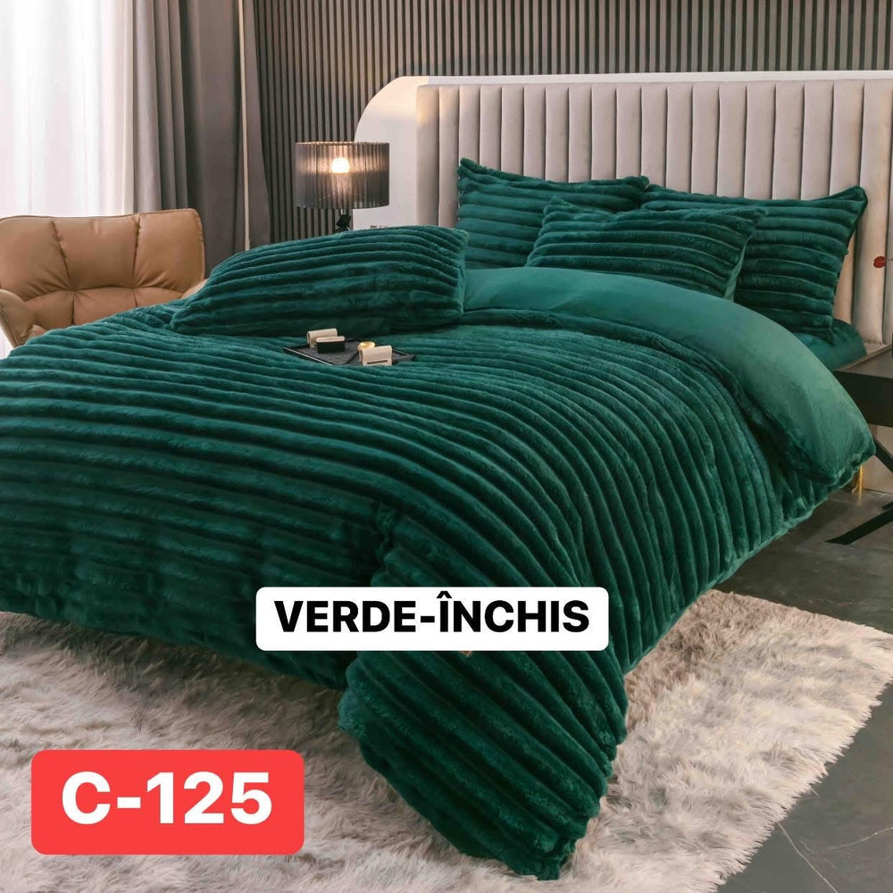 Lenjerie pat dublu Cocolino, blană de iepure artificială, Model Dungi, Cearsaf cu Elastic, Verde-Închis,