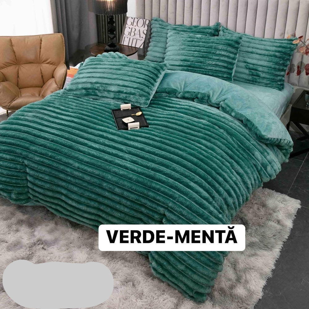 Lenjerie pat dublu Cocolino, blană de iepure artificială, Model Dungi, Cearsaf cu Elastic, Verde-Mentă,